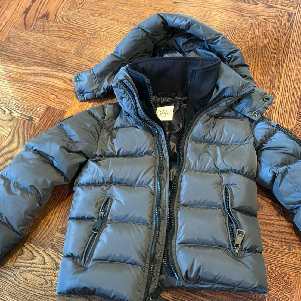 Sam. New York matte grey puffer
